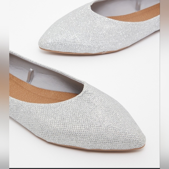 NWOT Sparkly Silver Flats - Size 10 - Picture 13 of 13